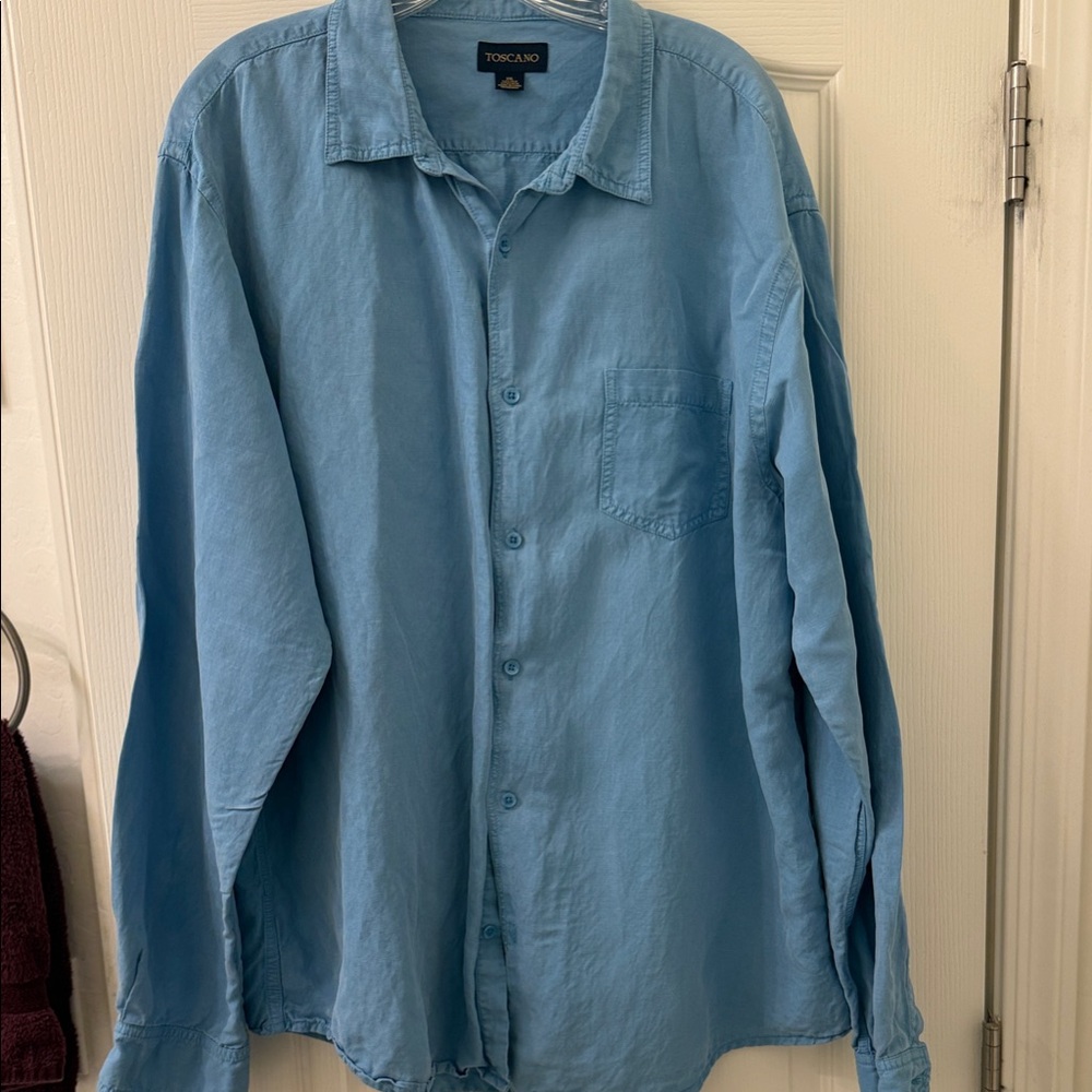 Toscano Men's Blue Casual Button Down Shirt 
53 % silk 47 % linen super soft